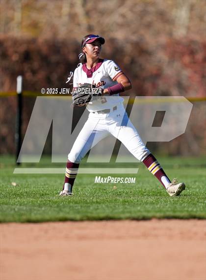 Thumbnail 2 in Windsor vs. Holy Family (CHSAA 4A Championship) photogallery.