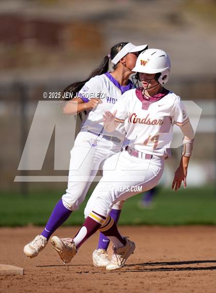 Thumbnail 2 in Windsor vs. Holy Family (CHSAA 4A Championship) photogallery.