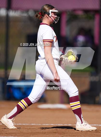 Thumbnail 1 in Windsor vs. Holy Family (CHSAA 4A Championship) photogallery.