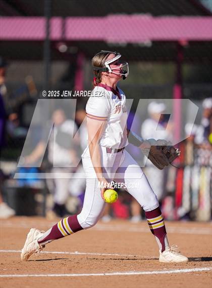 Thumbnail 2 in Windsor vs. Holy Family (CHSAA 4A Championship) photogallery.