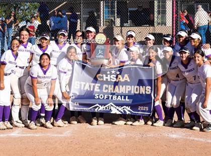 Thumbnail 2 in Windsor vs. Holy Family (CHSAA 4A Championship) photogallery.