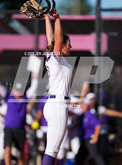 Thumbnail 3 in Windsor vs. Holy Family (CHSAA 4A Championship) photogallery.