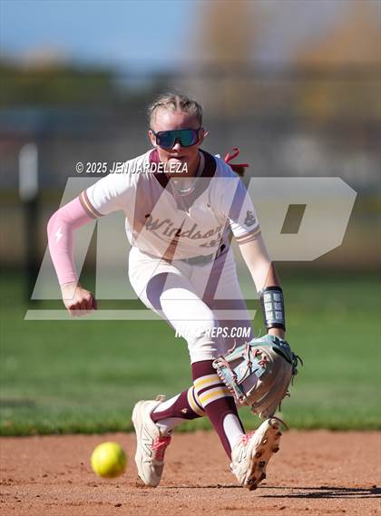 Thumbnail 3 in Windsor vs. Holy Family (CHSAA 4A Championship) photogallery.