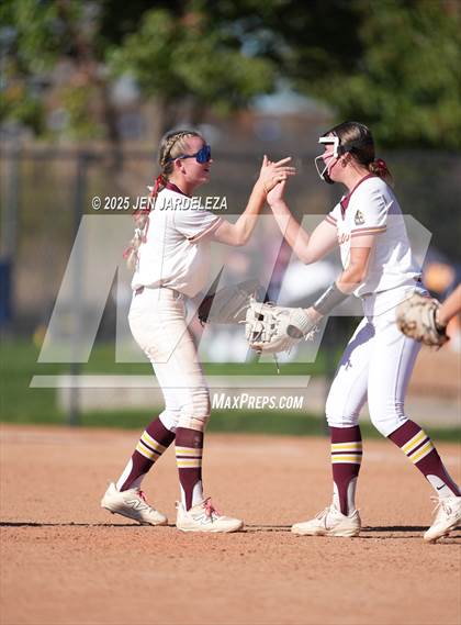 Thumbnail 3 in Windsor vs. Holy Family (CHSAA 4A Championship) photogallery.