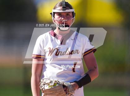 Thumbnail 3 in Windsor vs. Holy Family (CHSAA 4A Championship) photogallery.