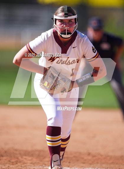 Thumbnail 3 in Windsor vs. Holy Family (CHSAA 4A Championship) photogallery.