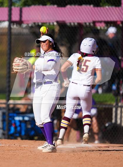 Thumbnail 3 in Windsor vs. Holy Family (CHSAA 4A Championship) photogallery.