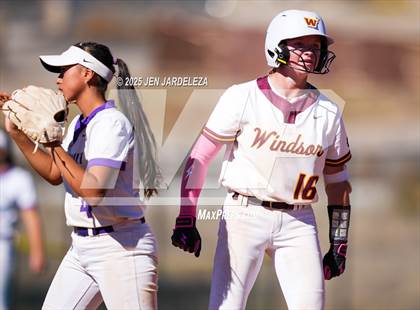 Thumbnail 1 in Windsor vs. Holy Family (CHSAA 4A Championship) photogallery.