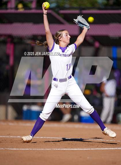 Thumbnail 2 in Windsor vs. Holy Family (CHSAA 4A Championship) photogallery.