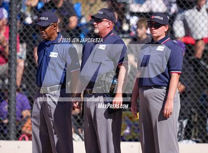 Thumbnail 2 in Windsor vs. Holy Family (CHSAA 4A Championship) photogallery.