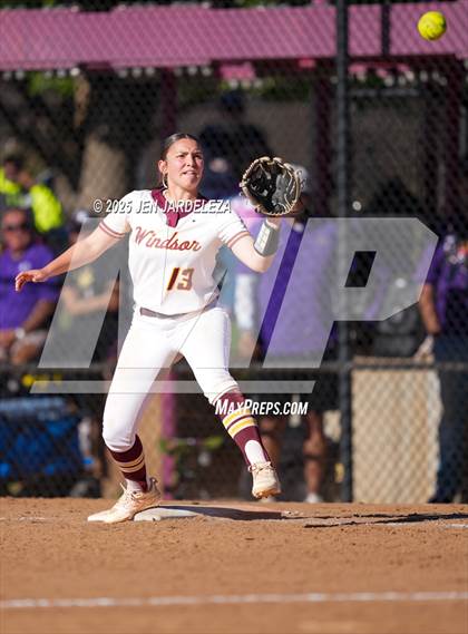 Thumbnail 1 in Windsor vs. Holy Family (CHSAA 4A Championship) photogallery.