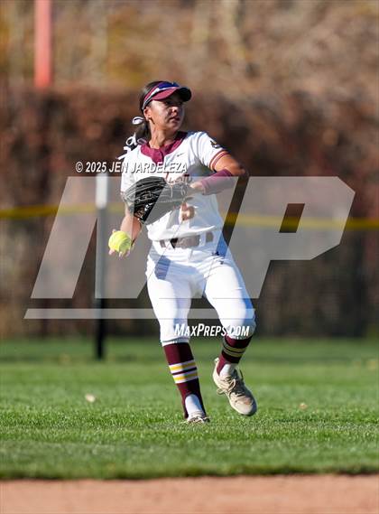 Thumbnail 1 in Windsor vs. Holy Family (CHSAA 4A Championship) photogallery.