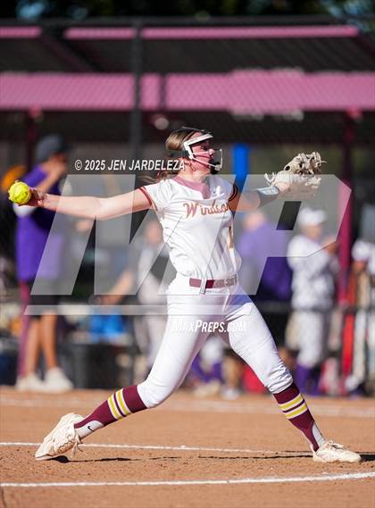 Thumbnail 3 in Windsor vs. Holy Family (CHSAA 4A Championship) photogallery.