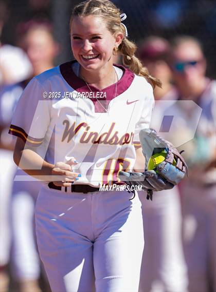 Thumbnail 3 in Windsor vs. Holy Family (CHSAA 4A Championship) photogallery.