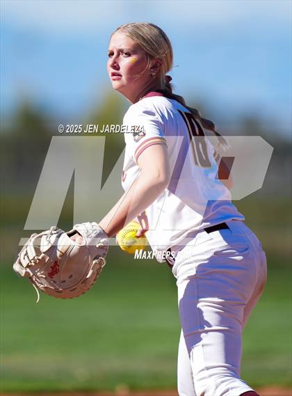 Thumbnail 1 in Windsor vs. Holy Family (CHSAA 4A Championship) photogallery.