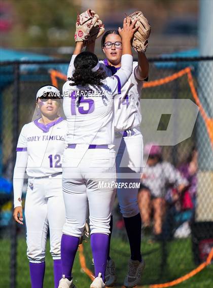 Thumbnail 3 in Windsor vs. Holy Family (CHSAA 4A Championship) photogallery.