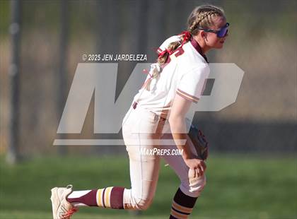 Thumbnail 3 in Windsor vs. Holy Family (CHSAA 4A Championship) photogallery.