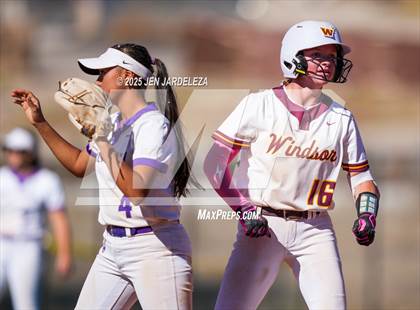 Thumbnail 2 in Windsor vs. Holy Family (CHSAA 4A Championship) photogallery.