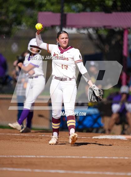 Thumbnail 2 in Windsor vs. Holy Family (CHSAA 4A Championship) photogallery.