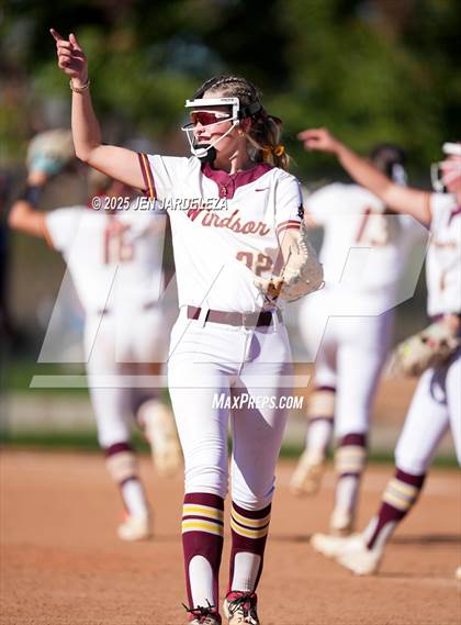 Thumbnail 3 in Windsor vs. Holy Family (CHSAA 4A Championship) photogallery.
