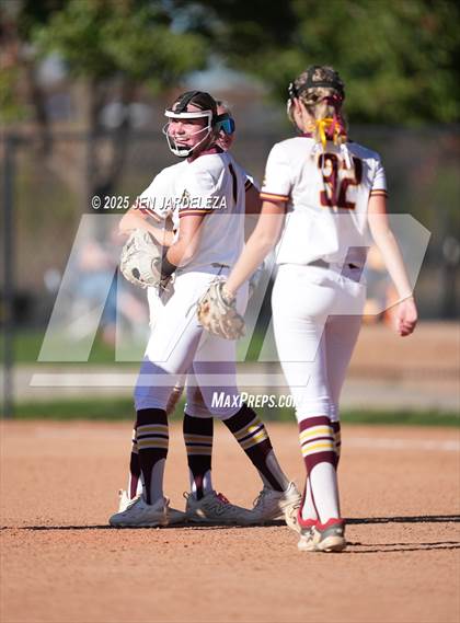 Thumbnail 2 in Windsor vs. Holy Family (CHSAA 4A Championship) photogallery.