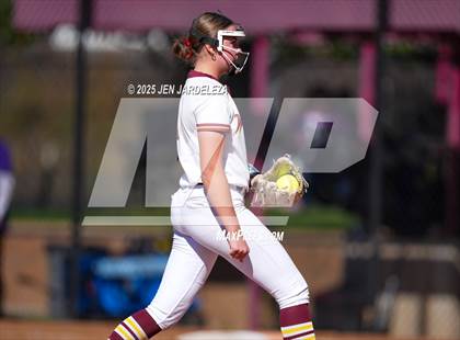 Thumbnail 2 in Windsor vs. Holy Family (CHSAA 4A Championship) photogallery.