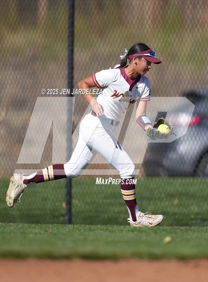 Thumbnail 2 in Windsor vs. Holy Family (CHSAA 4A Championship) photogallery.