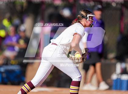 Thumbnail 3 in Windsor vs. Holy Family (CHSAA 4A Championship) photogallery.