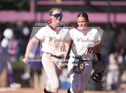 Thumbnail 2 in Windsor vs. Holy Family (CHSAA 4A Championship) photogallery.