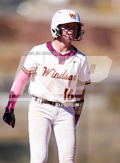 Thumbnail 2 in Windsor vs. Holy Family (CHSAA 4A Championship) photogallery.