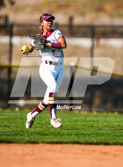 Thumbnail 3 in Windsor vs. Holy Family (CHSAA 4A Championship) photogallery.