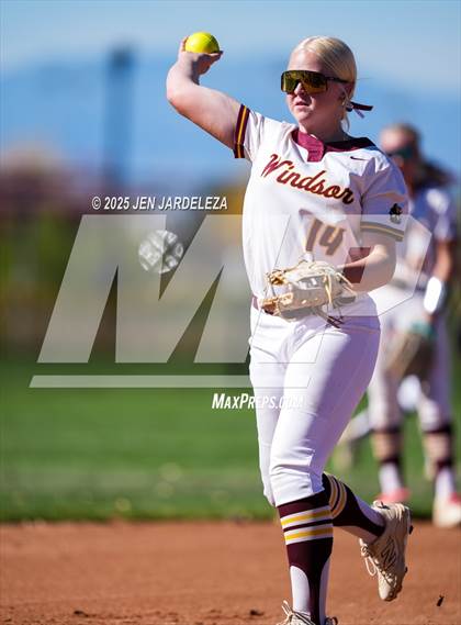 Thumbnail 1 in Windsor vs. Holy Family (CHSAA 4A Championship) photogallery.