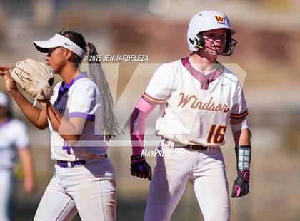 Thumbnail 3 in Windsor vs. Holy Family (CHSAA 4A Championship) photogallery.