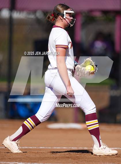 Thumbnail 2 in Windsor vs. Holy Family (CHSAA 4A Championship) photogallery.