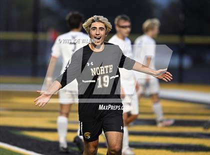 Thumbnail 3 in North Tonawanda vs Williamsville North Semi-Final Sectionals photogallery.