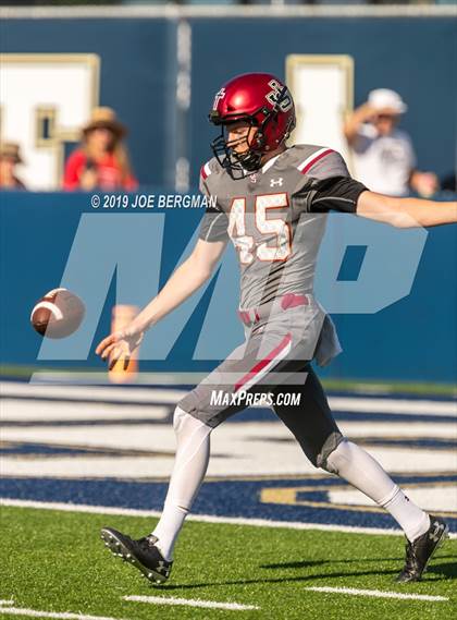 Thumbnail 2 in JSerra Catholic vs. Milton (Trinity League vs. USA Showcase) photogallery.