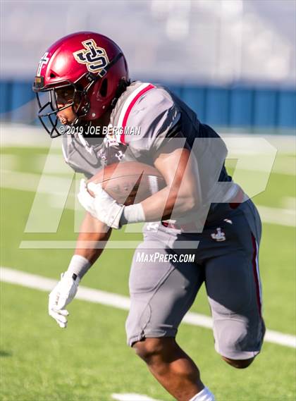 Thumbnail 2 in JSerra Catholic vs. Milton (Trinity League vs. USA Showcase) photogallery.