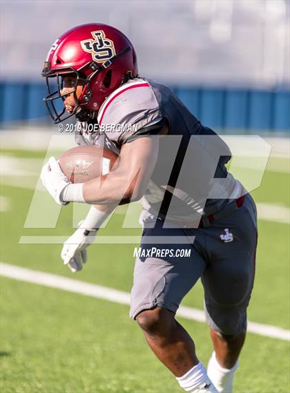 Thumbnail 1 in JSerra Catholic vs. Milton (Trinity League vs. USA Showcase) photogallery.
