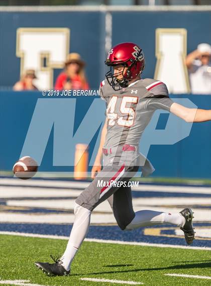 Thumbnail 3 in JSerra Catholic vs. Milton (Trinity League vs. USA Showcase) photogallery.