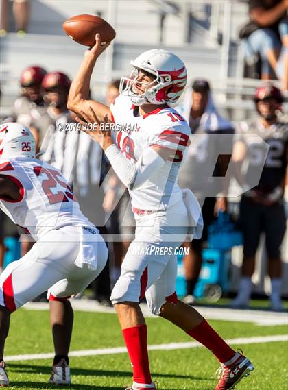 Thumbnail 3 in JSerra Catholic vs. Milton (Trinity League vs. USA Showcase) photogallery.