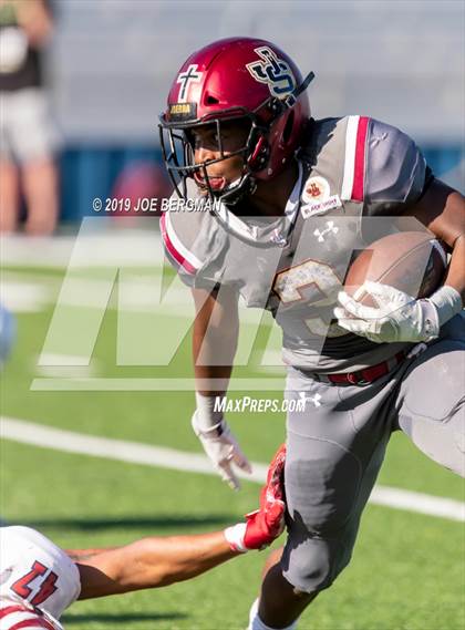 Thumbnail 2 in JSerra Catholic vs. Milton (Trinity League vs. USA Showcase) photogallery.