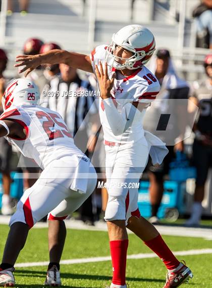 Thumbnail 1 in JSerra Catholic vs. Milton (Trinity League vs. USA Showcase) photogallery.