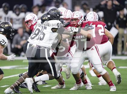Thumbnail 3 in Glen Rose vs. Pleasant Grove (UIL 4A D2 Area Playoff) photogallery.