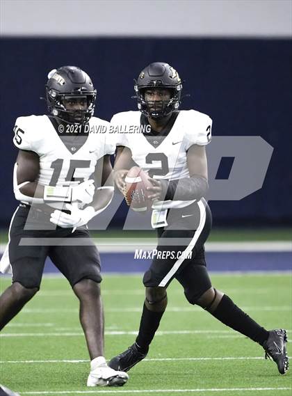 Thumbnail 1 in Glen Rose vs. Pleasant Grove (UIL 4A D2 Area Playoff) photogallery.