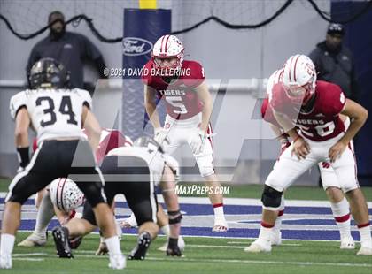 Thumbnail 2 in Glen Rose vs. Pleasant Grove (UIL 4A D2 Area Playoff) photogallery.