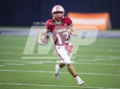 Thumbnail 3 in Glen Rose vs. Pleasant Grove (UIL 4A D2 Area Playoff) photogallery.