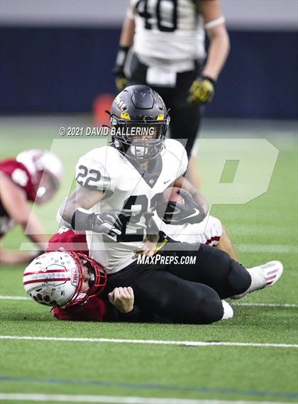 Thumbnail 3 in Glen Rose vs. Pleasant Grove (UIL 4A D2 Area Playoff) photogallery.