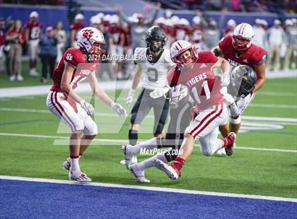 Thumbnail 3 in Glen Rose vs. Pleasant Grove (UIL 4A D2 Area Playoff) photogallery.