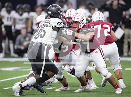 Thumbnail 2 in Glen Rose vs. Pleasant Grove (UIL 4A D2 Area Playoff) photogallery.