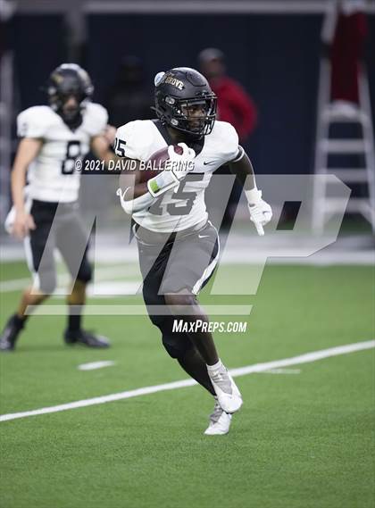 Thumbnail 1 in Glen Rose vs. Pleasant Grove (UIL 4A D2 Area Playoff) photogallery.
